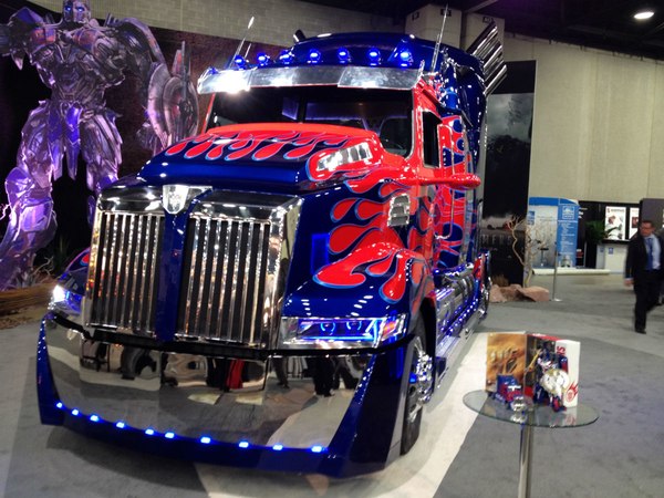 Transformers Age Of Extinction Western Star Optimus Prime At Mid America Image  (10 of 15)